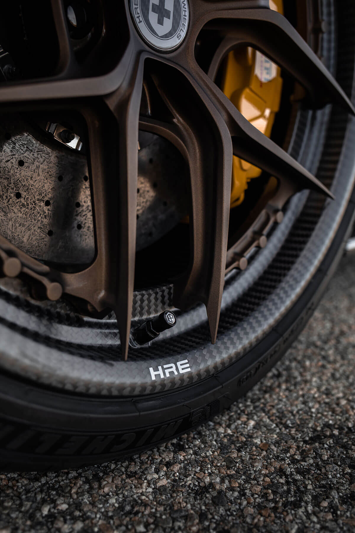 Modular 2-Piece utilizing HRE's proprietary CRBN™ barrel